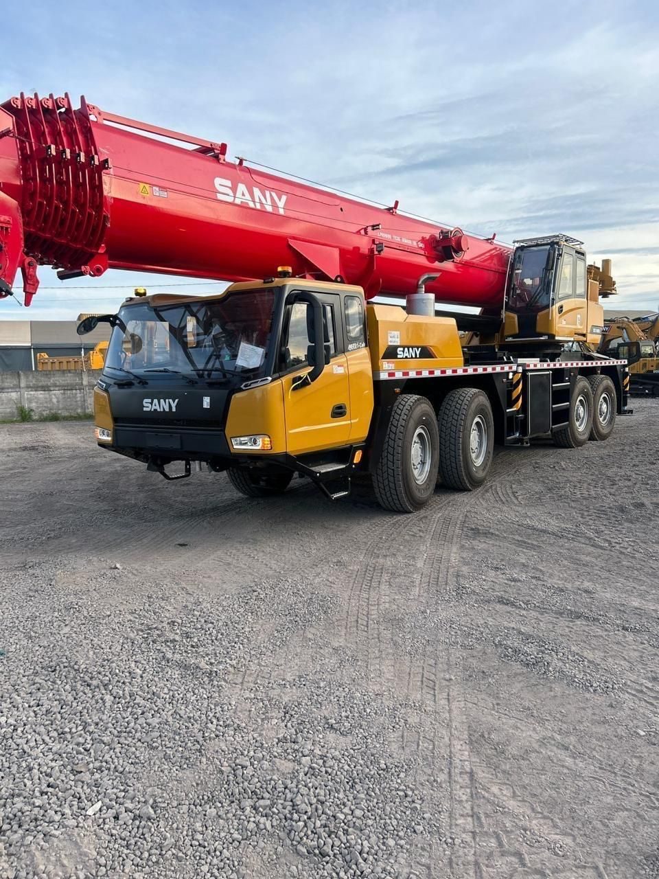 Guindaste hidráulico Sany 330T em Sorocaba